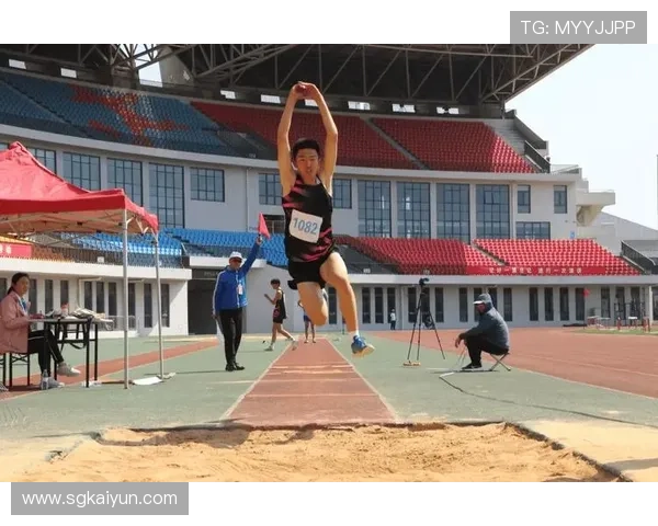 女子跳远比赛：展现力量与优雅的竞技盛宴